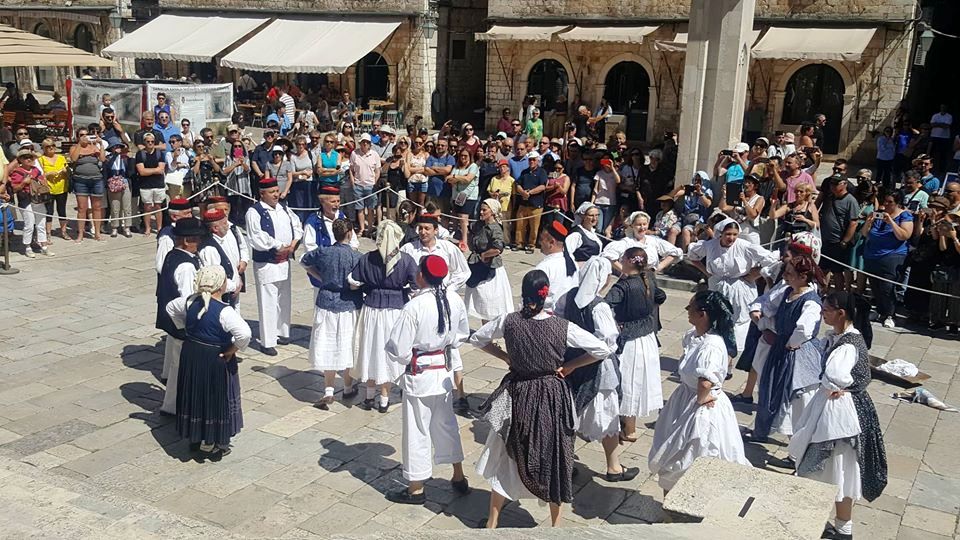 ČLANOVI KUD-A "KLEK" NASTUPILI U METKOVIĆU I NA DUBROVAČKOM STRADUNU
