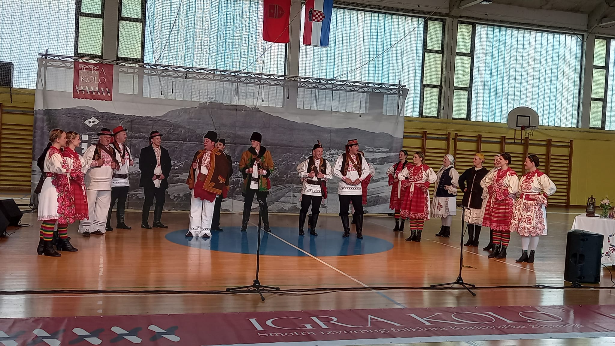 27. SMOTRA IZVORNOG FOLKLORA KARLOVAČKE ŽUPANIJE "IGRA KOLO" U OGULINU