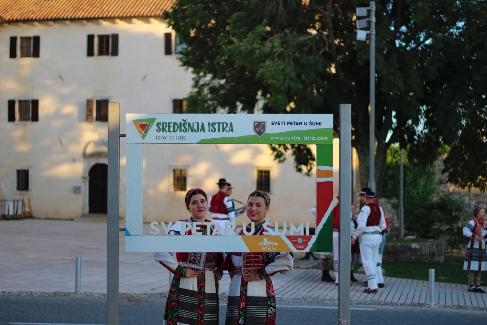 SMOTRA FOLKLORA SJEVERNE I SREDIŠNJE ISTRE - KUD Rečica