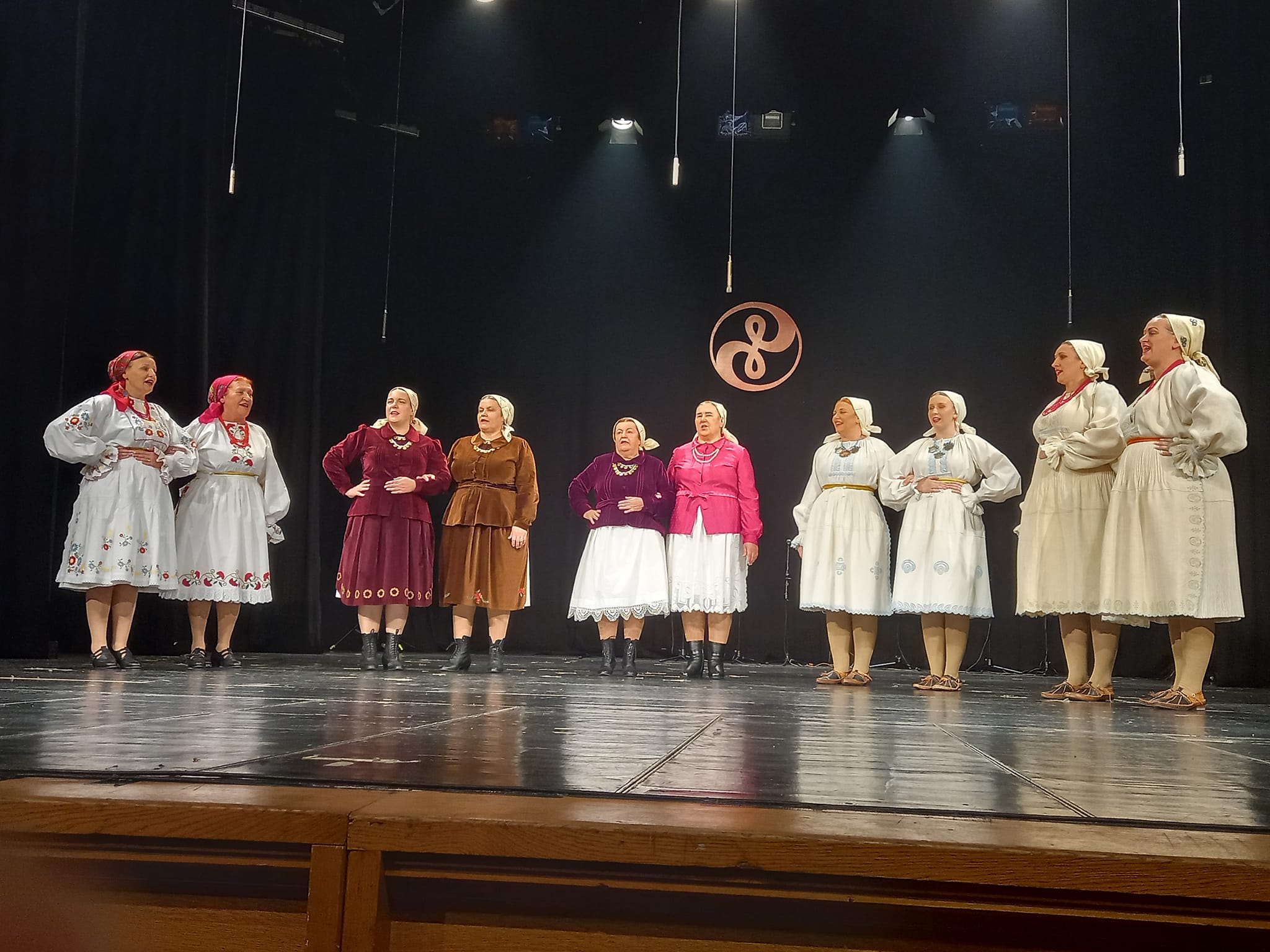 57. MEĐUNARODNA SMOTRA FOLKLORA ZAGREB "POKRAJ KUPE, LAĐANE VODICE