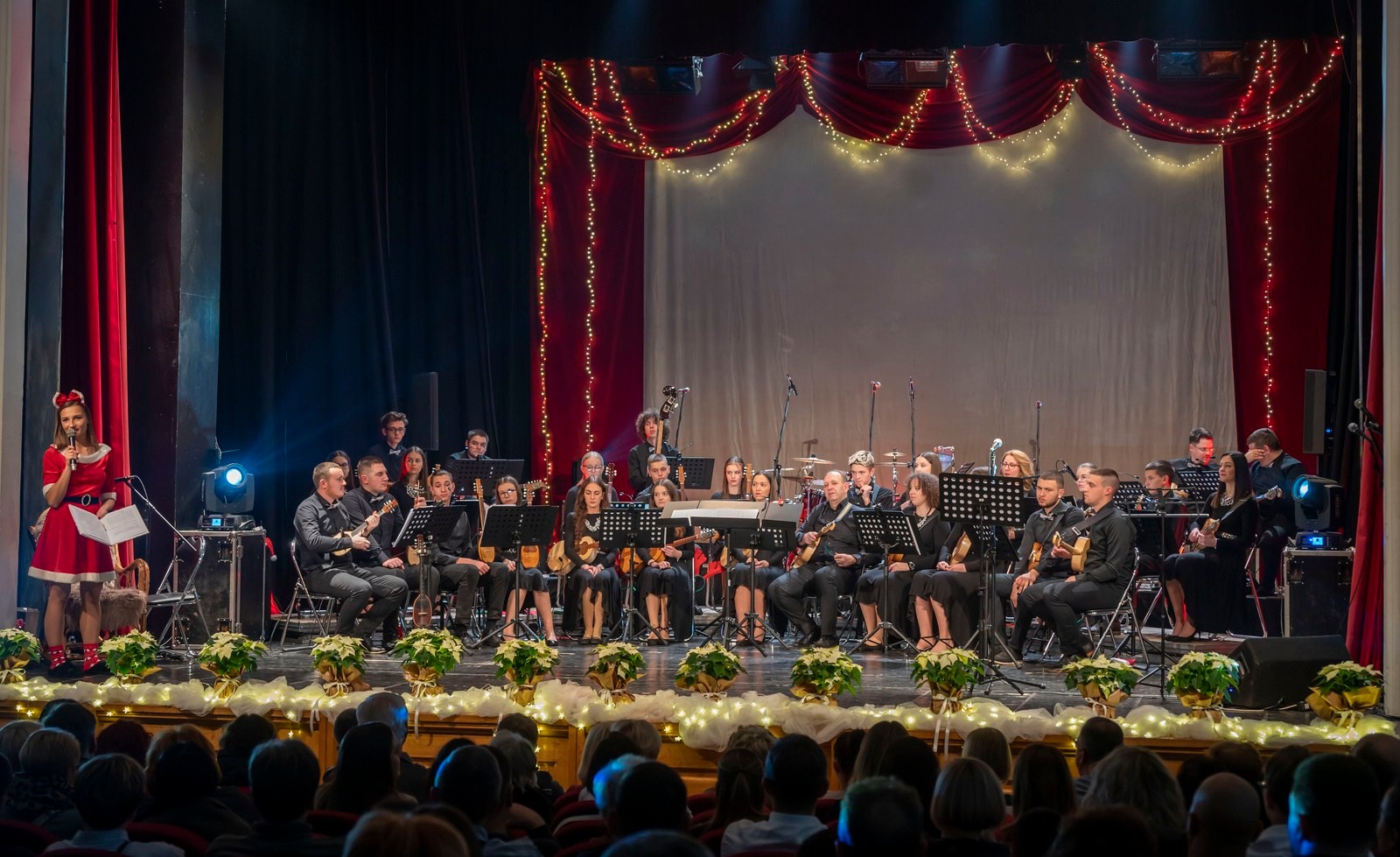 Božićni koncert "ALL I WANT FOR CRISMAS IS TAMBURA""