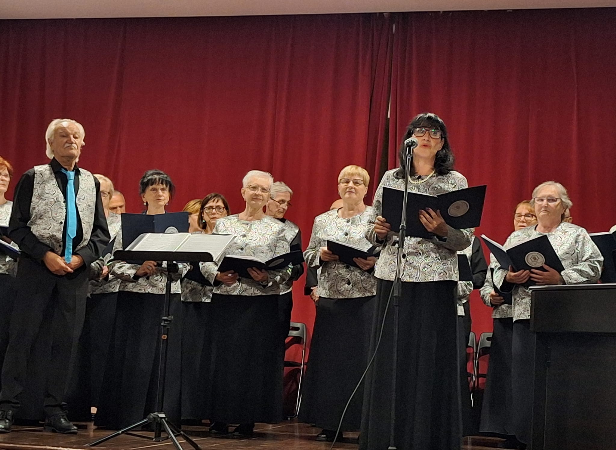 CJELOVEČERNJI KONCERT "PJESMOM KROZ ŽIVOT" - MPZU "Vid Rukavina" Karlovac